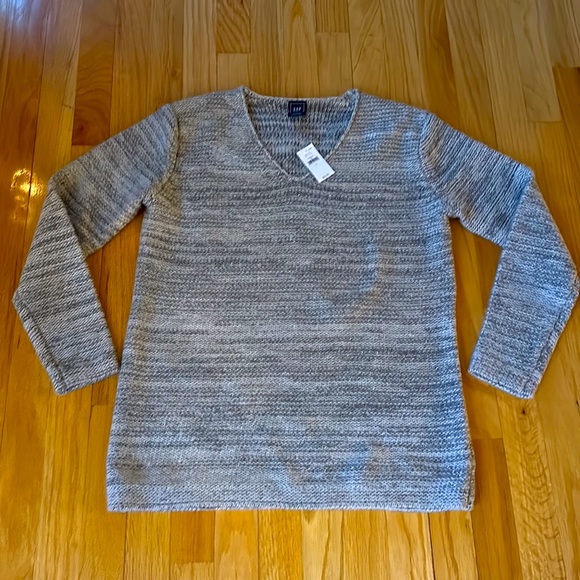 Sparkly Lurex V-Neck Light Grey Sweater - Picture 2 of 9